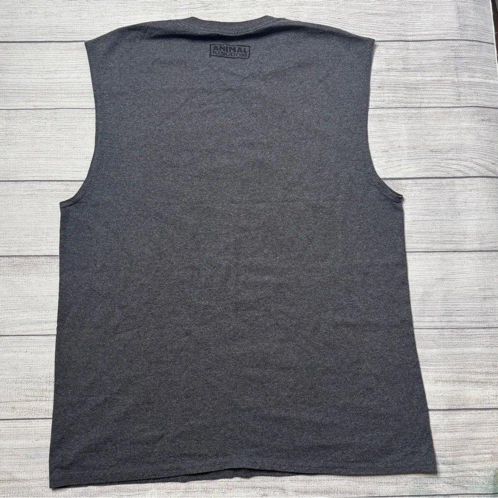 Disney Parks Animal Kingdom Lion King No Worries Men’s Sleeveless‎ T-Shirt Large